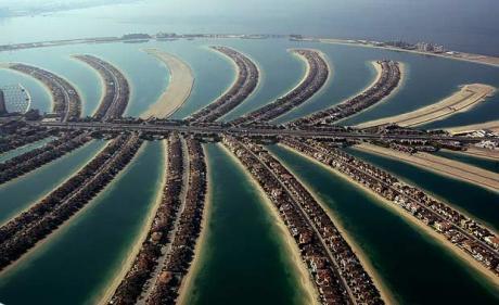 האי המלאכותי הגדול בעולם : "הדקל" בדובאי. (כל עוד לא שקע...)