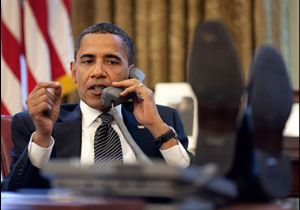 תמונה רשמית של אובמה מדבר בטלפון עם נתניהו